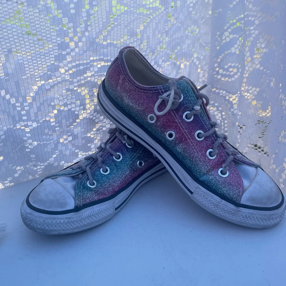 Converse - Picture 1 of 5